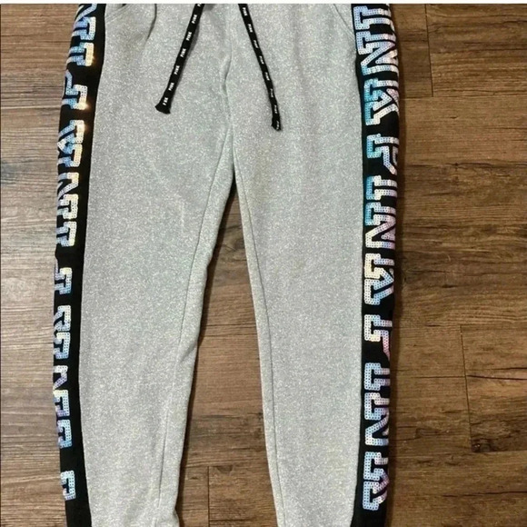 PINK Victoria's Secret Black and White Long Sleeve Tee - Picture 5 of 10